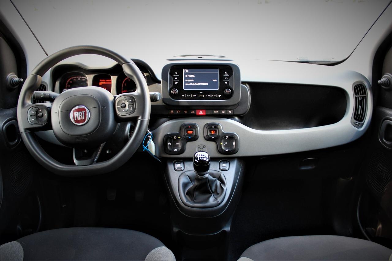 Fiat Panda 1.0 FireFly S&S Hybrid Garmin Full optional