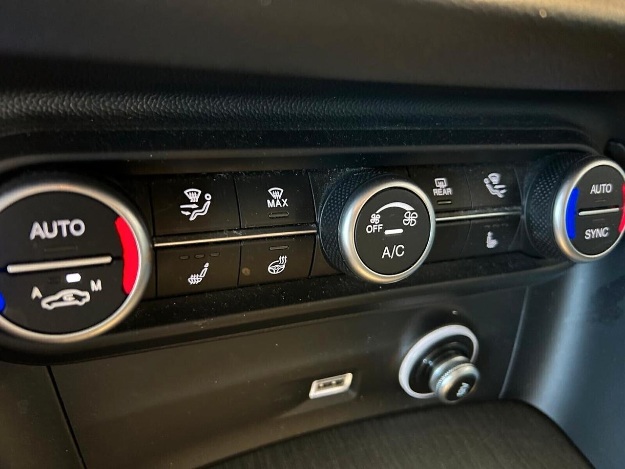 Alfa Romeo Stelvio Ti 2.2 Turbodiesel AT8 Q4 SPOTICAR