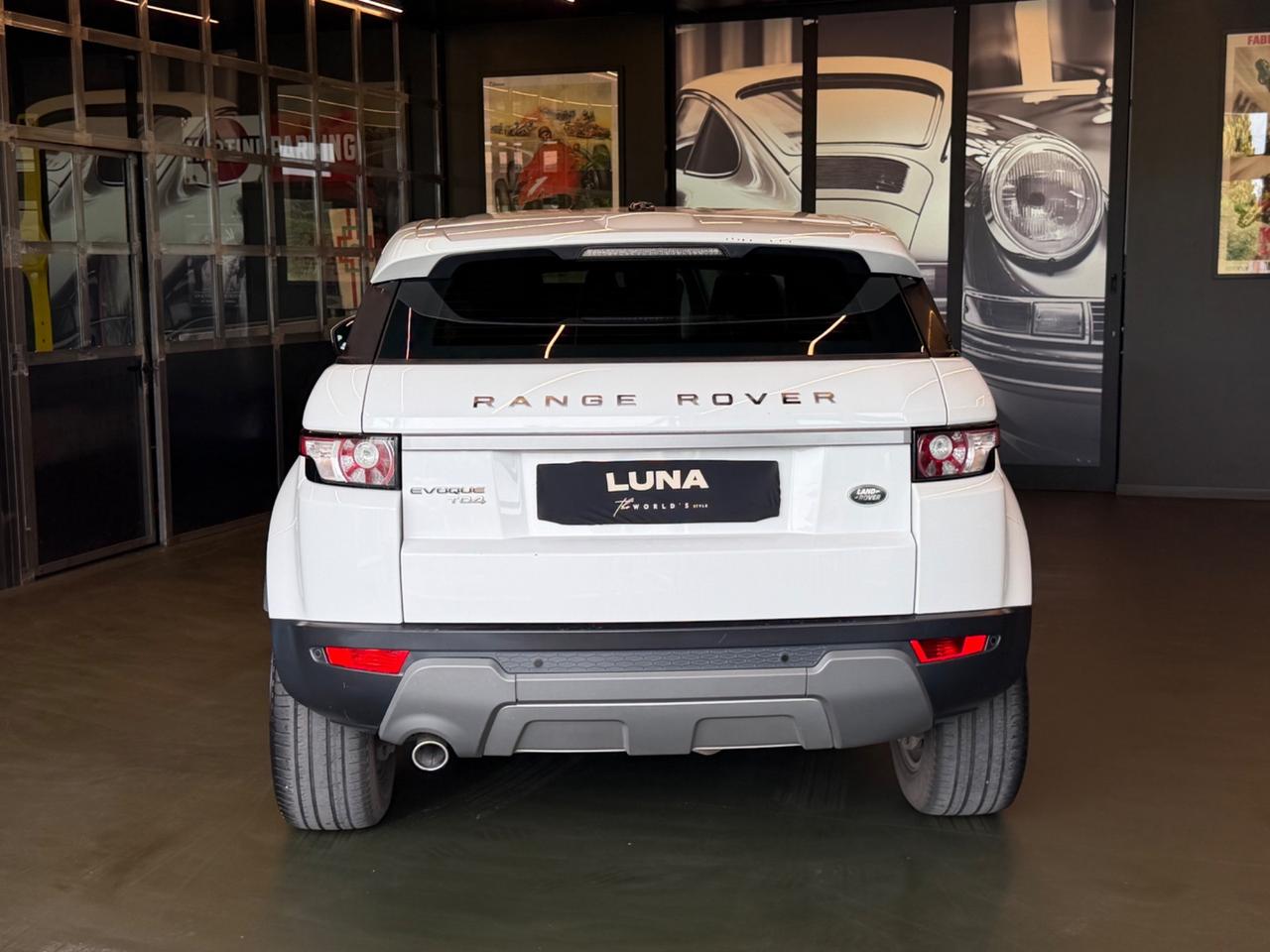 Land Rover Range Evoque 2.2 TD4 5p. Pure