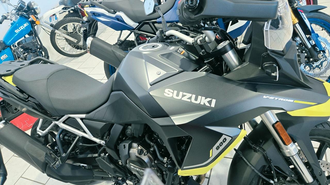 Suzuki V Strom DL 800 DL 800 SE RUOTE IN LEGA 2025