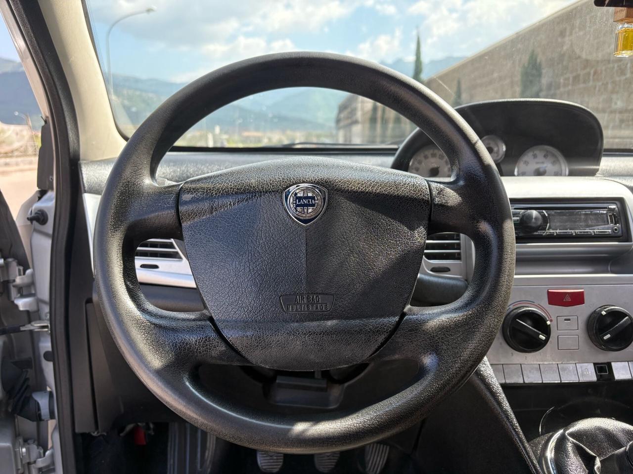 Lancia Ypsilon 1.3 MJT (Diesel) 12 Mesi di garanzia