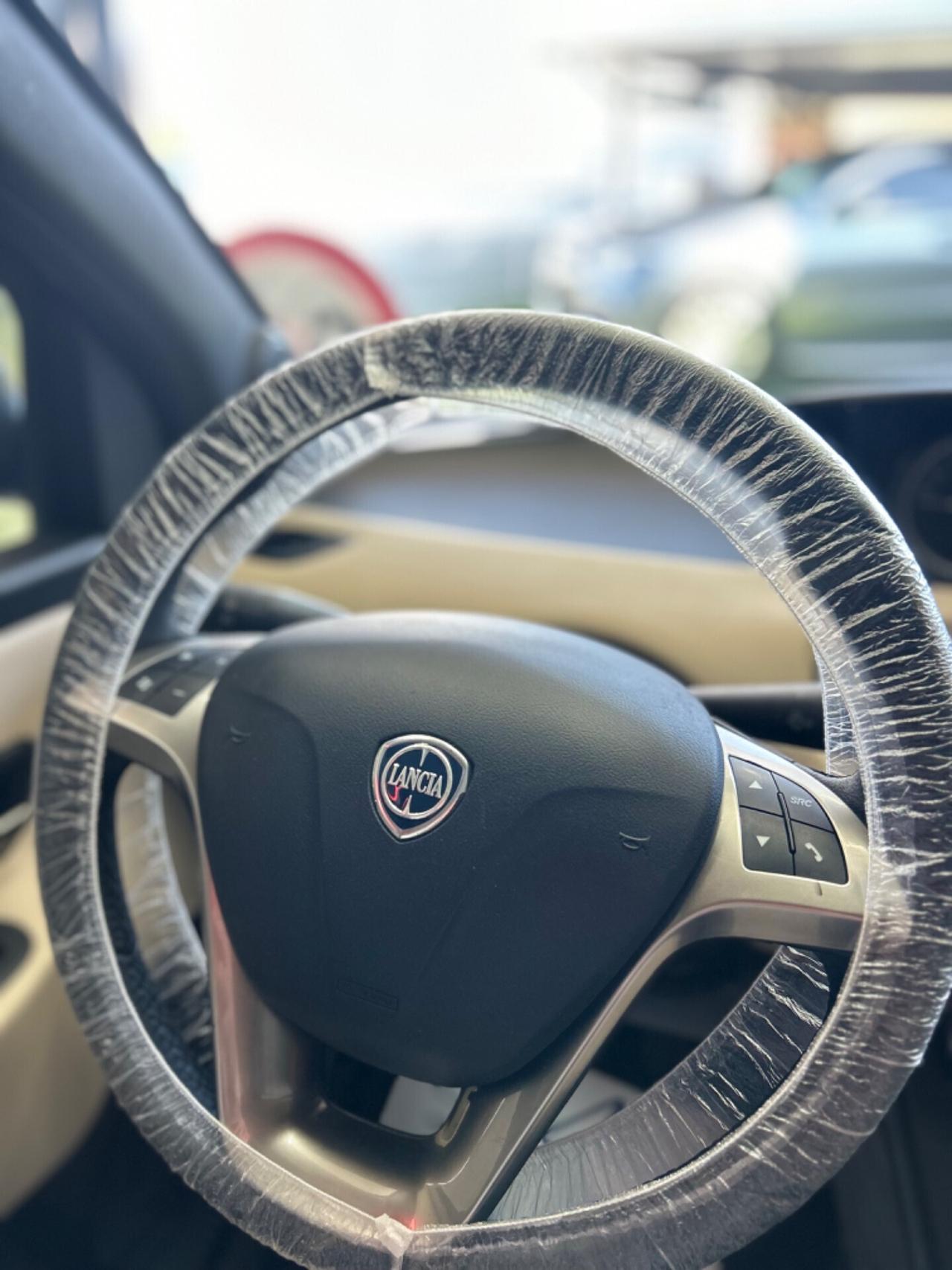 Lancia Ypsilon 1.3 Multijet 95cv Platinum 11/2013
