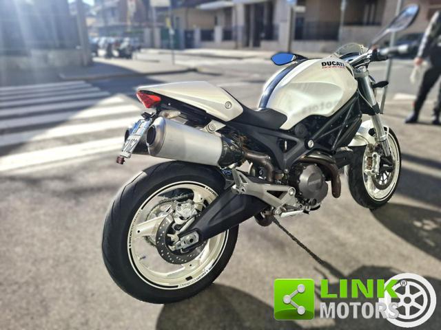 DUCATI Monster 696 MONSTER 696