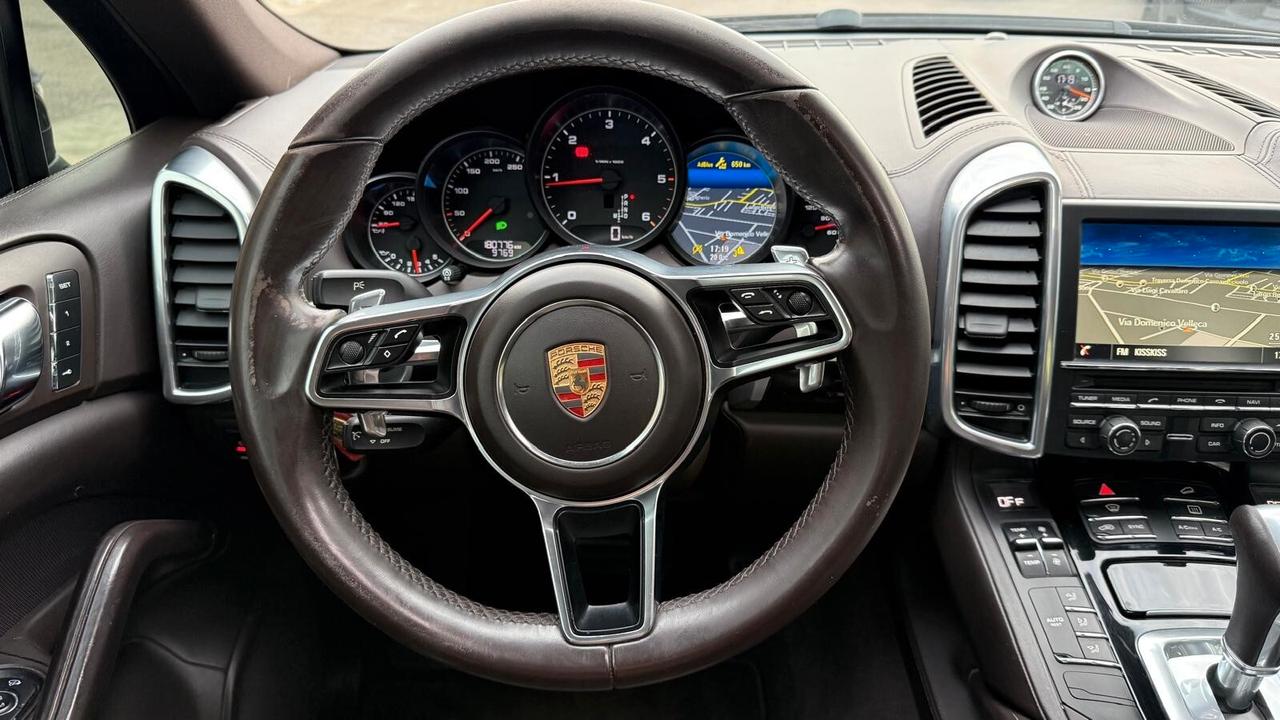 PORSCHE CAYENNE 3.0 DIESEL 2016 PLATINUM EDITION