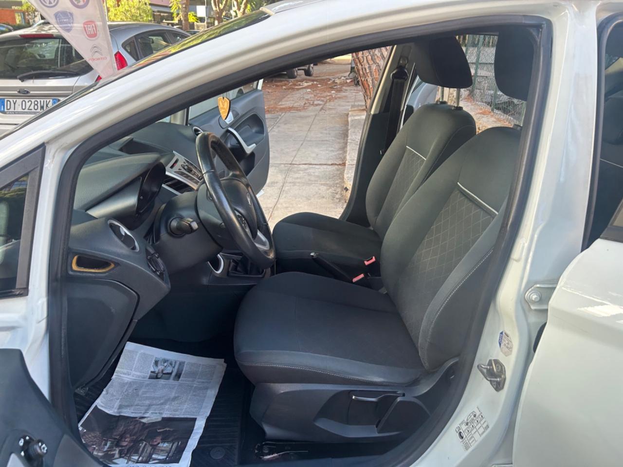 Ford Fiesta 1.4 TDCi 70CV 5 porte Titanium