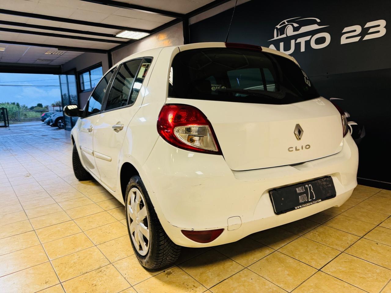 RENAULT CLIO 1.5*DCI*85 CV*NAVIGATORE*NEOPATENTATI*UNIPRO*