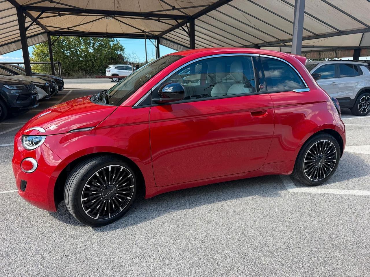 500 Berlina 1.0 Hybrid Icon PACK STYLE