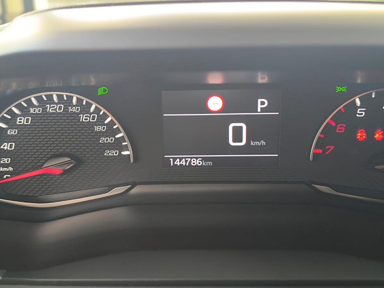 Peugeot 2008 1.5 BlueHDi 130 S&S EAT8 Allure 2021