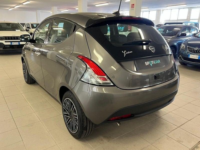 Lancia Ypsilon 1.0 FireFly 5 porte S&S Hybryd Gold