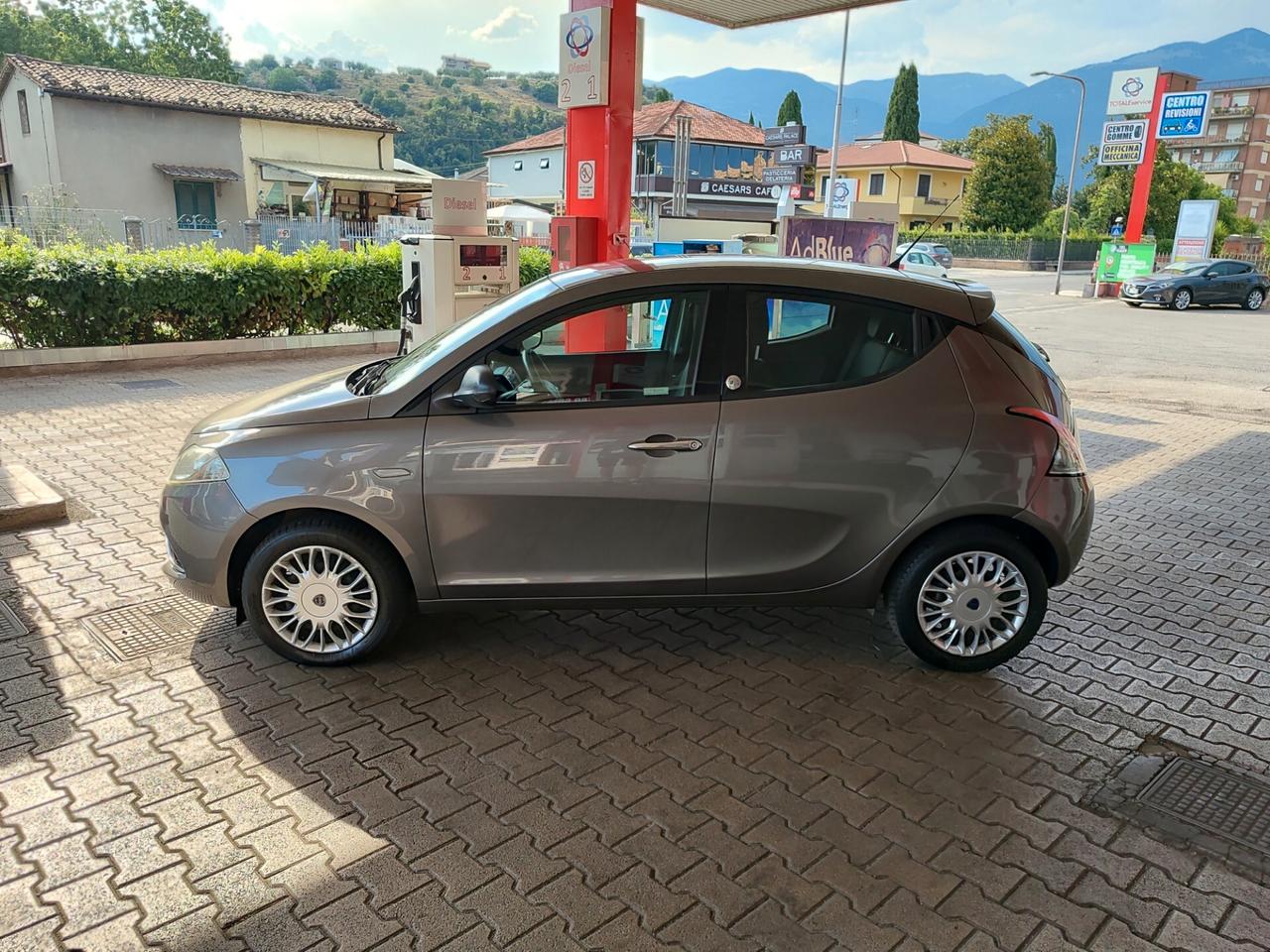 Lancia Ypsilon 1.2 GPL EURO 6 ANNO 2017 ECOCHIC GOLD