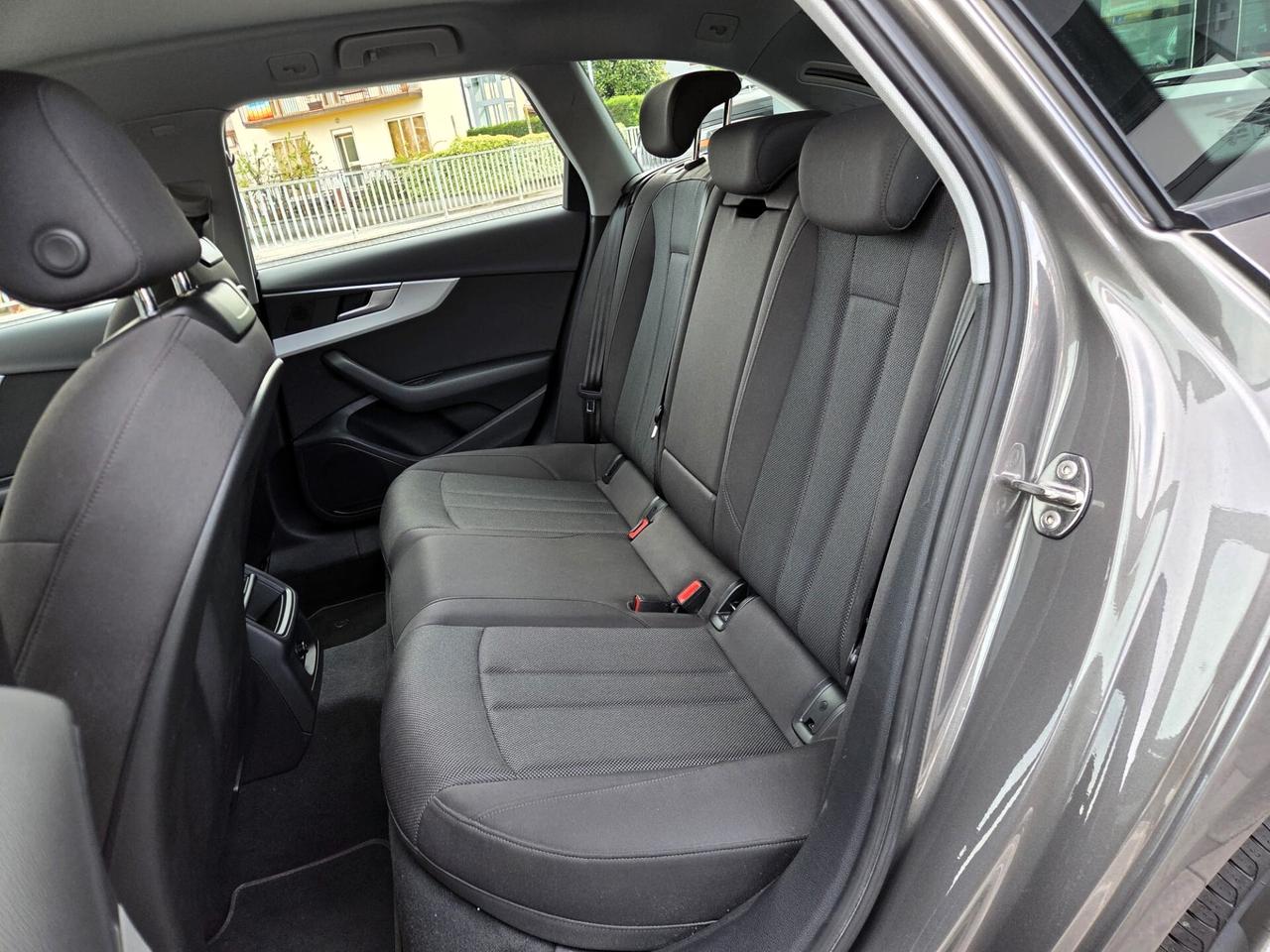 Audi A4 Avant 40 TDI S tronic Business