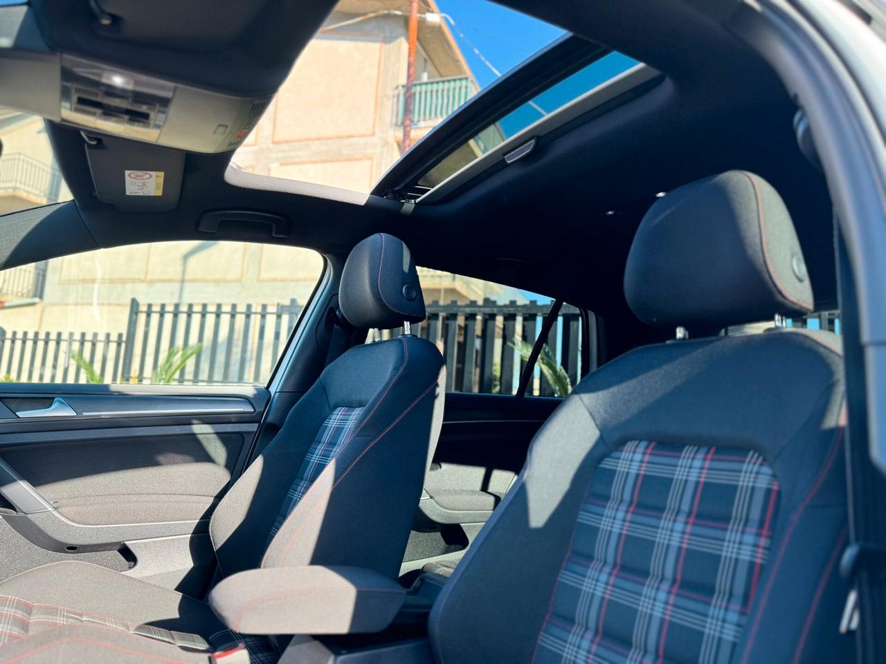 Volkswagen Golf GTI Performance 2.0 245 CV TSI DSG 5p. BMT