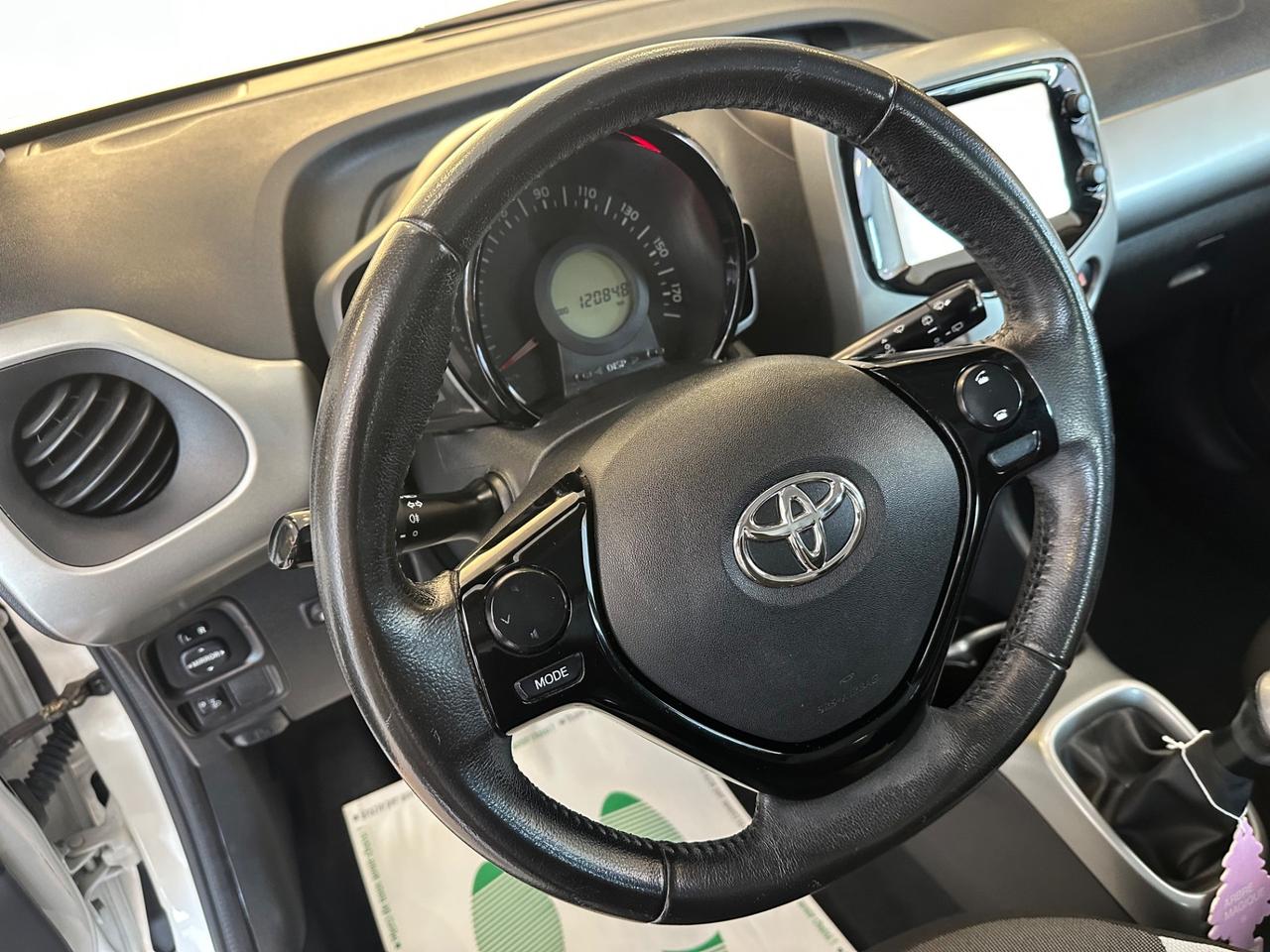 Toyota Aygo 1.0 VVT-i 69 CV 5 porte x-clusiv
