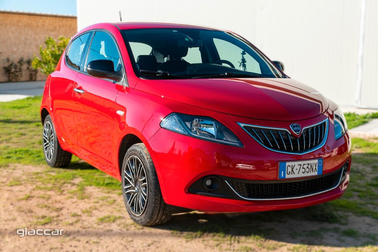 Lancia Ypsilon 1.0 FireFly 5 porte S&S Hybrid Gold