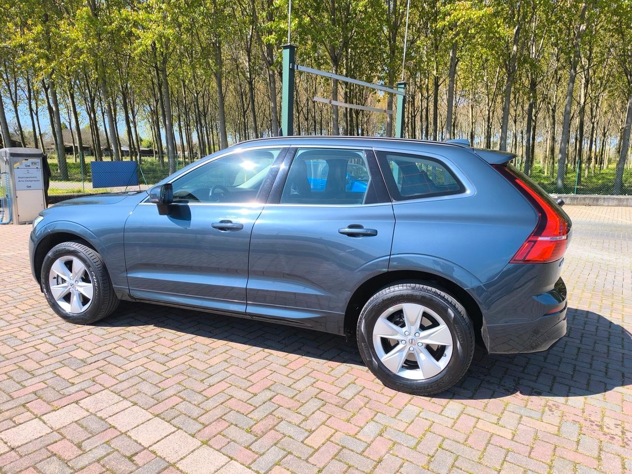 Volvo XC 60 XC60 B4 (d) AWD Geartronic Momentum Pro