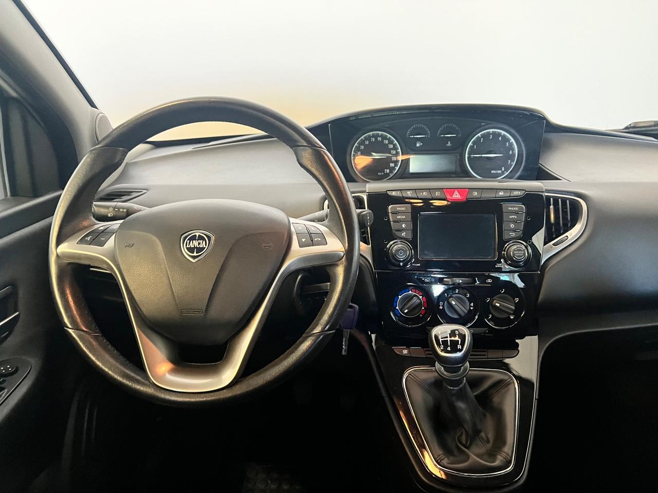 Lancia Ypsilon 1.2 69 CV 5 porte Gold