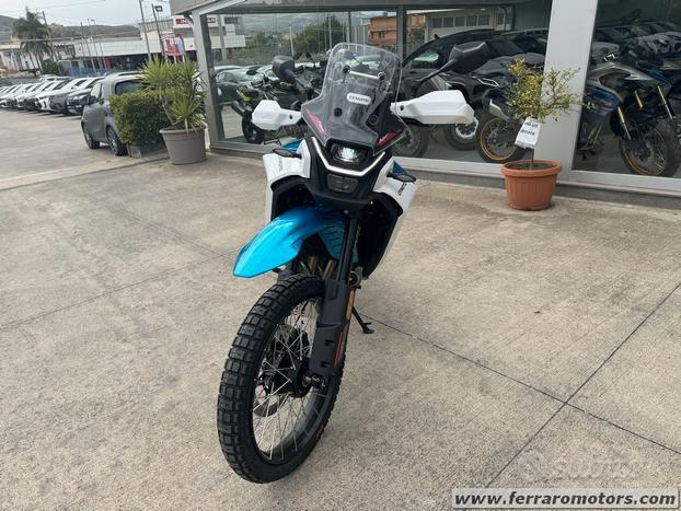 Cfmoto 450 mt nuova pronta consegna Promozione ai primi 500 veicoli immatricolati nel 2026 in italia in omaggio Terminale in titanio Akrapovic