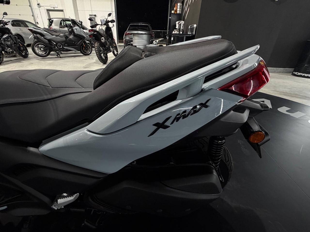 Yamaha X-Max 300