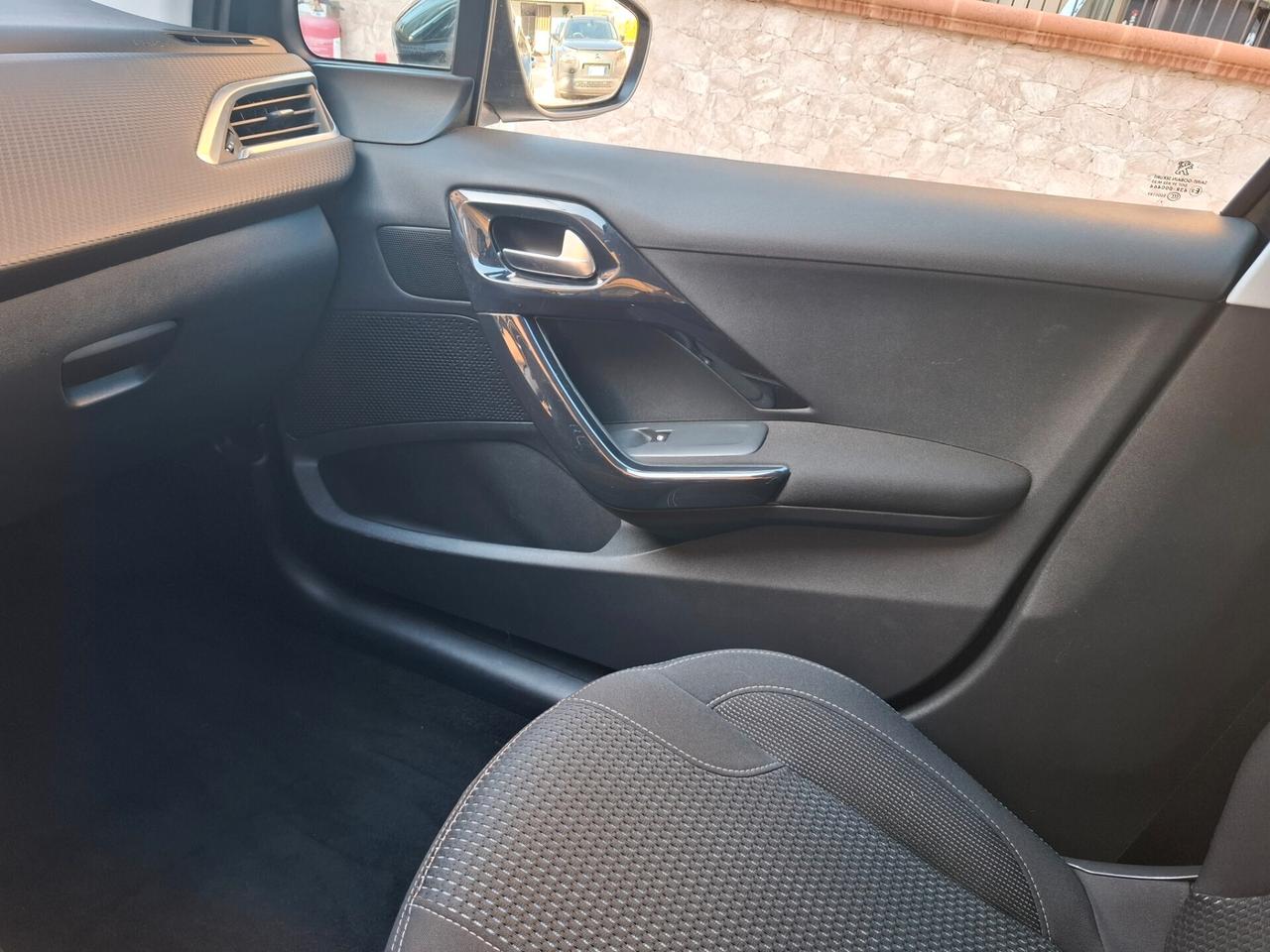 Peugeot 208 - 1.6 Blu HDi