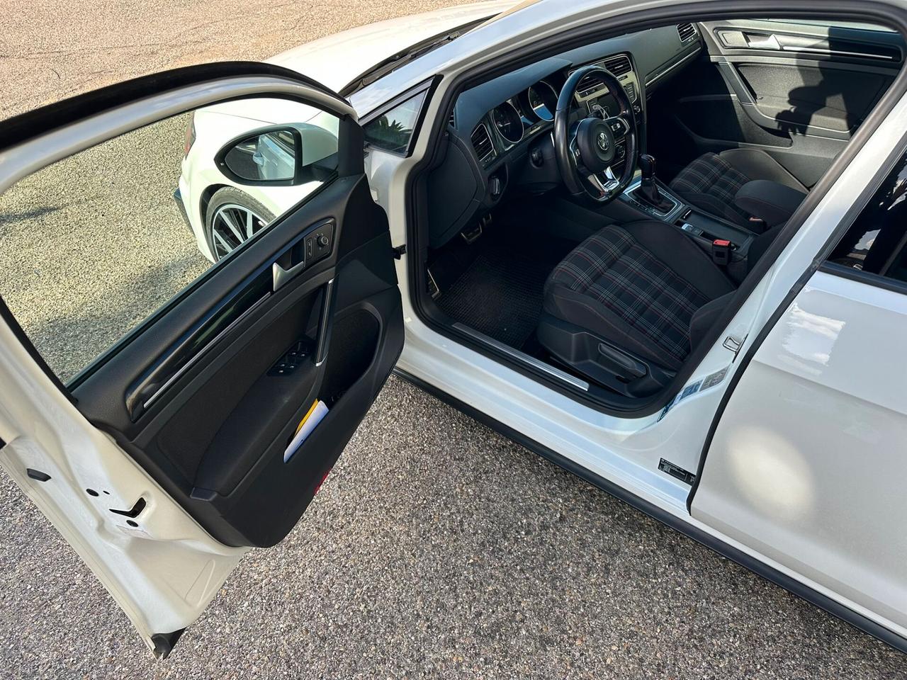 Volkswagen Golf GTI Performance 2.0 TSI DSG 5p 2015