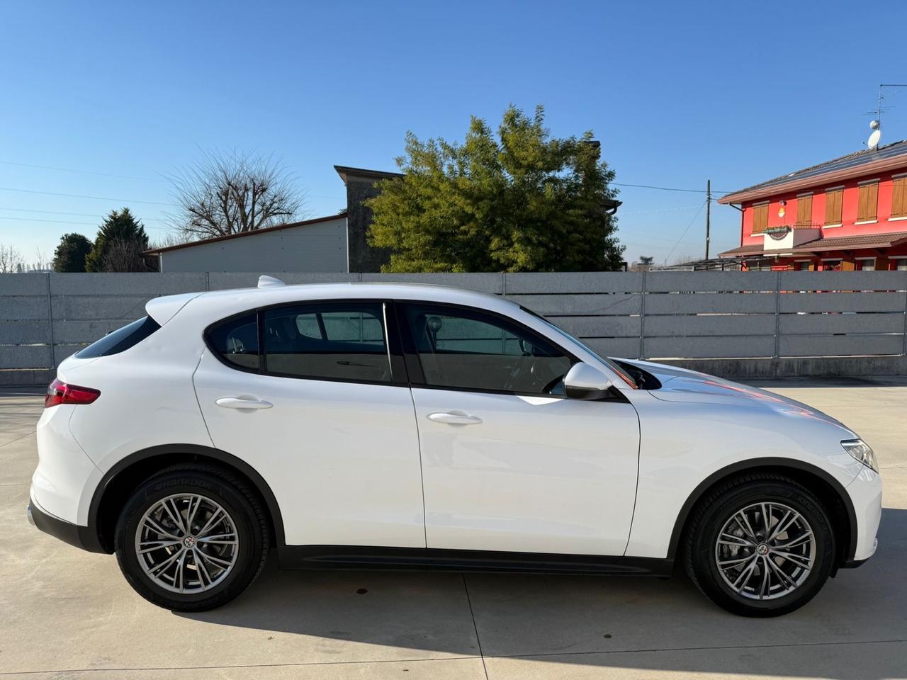 Alfa Romeo Stelvio 2.2 Turbodiesel 150 CV AT8 RWD Super