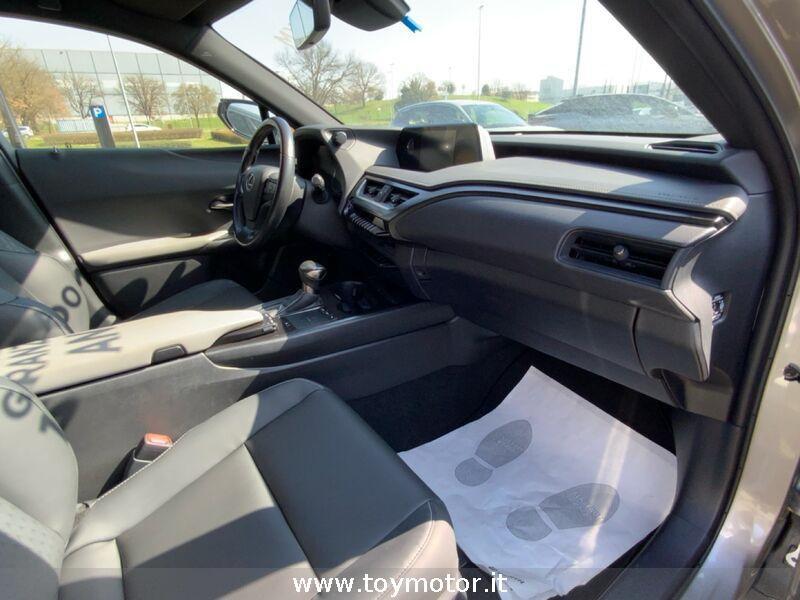 Lexus UX Hybrid Midnight