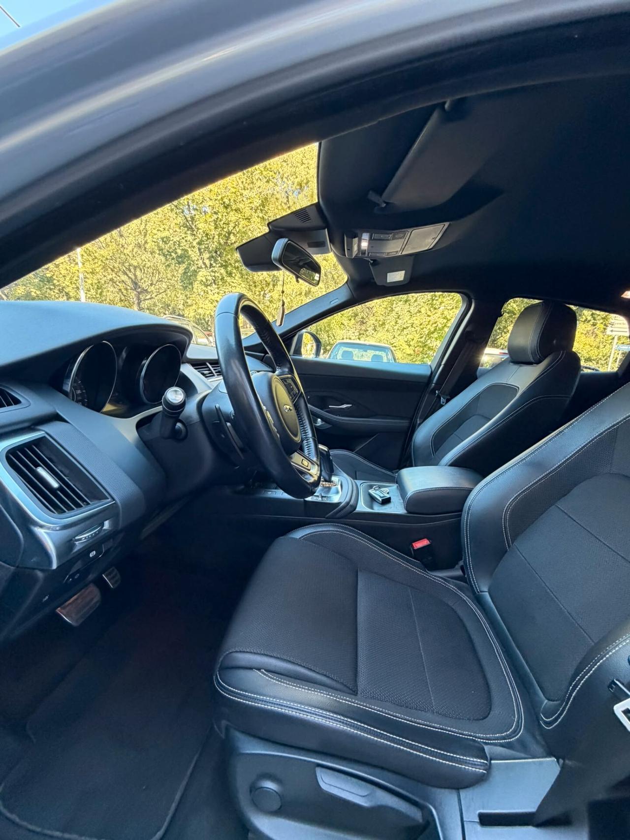 Jaguar E-Pace 2.0D 150 CV AWD aut. R-Dynamic HSE
