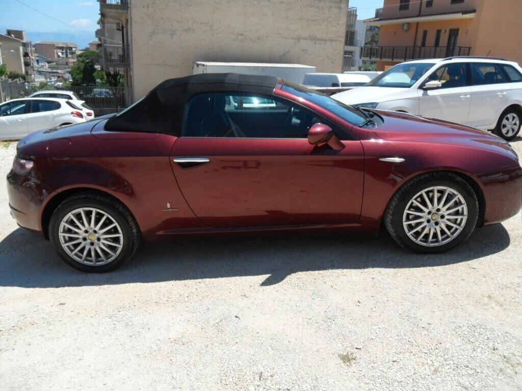 ALFA ROMEO SPIDER 2.4 JTDM 210 CV 2007 EXCLUSIVE CABRIO € 11.900,00