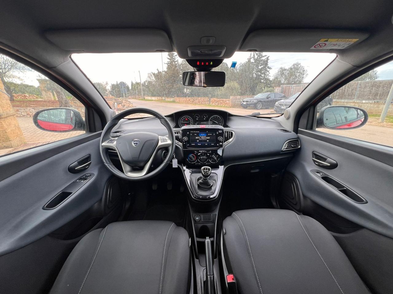 Lancia Ypsilon 1.0 FireFly 5 porte S&S Hybrid Ecochic Gold