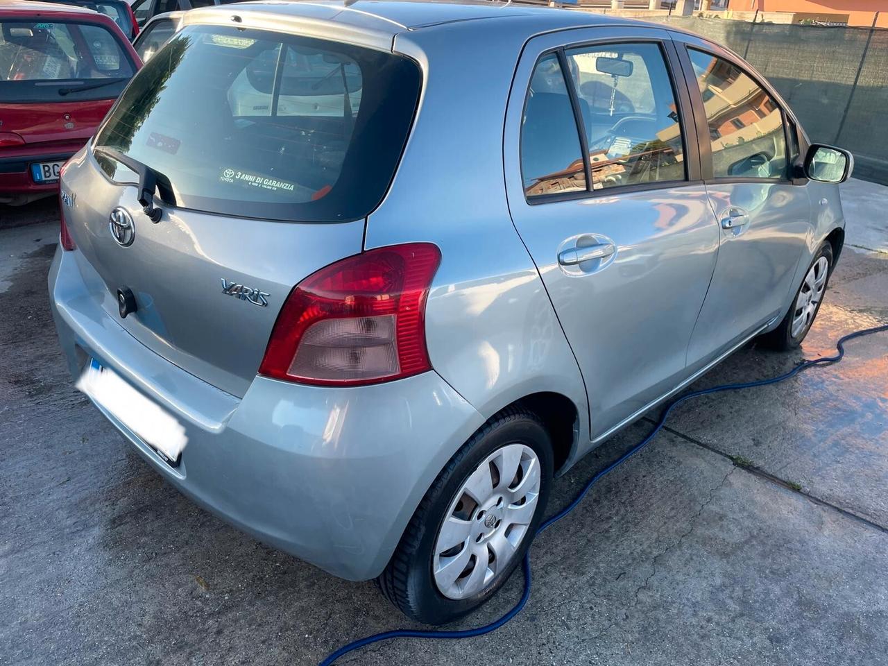 Toyota Yaris 1.3 5 porte Navi GPL