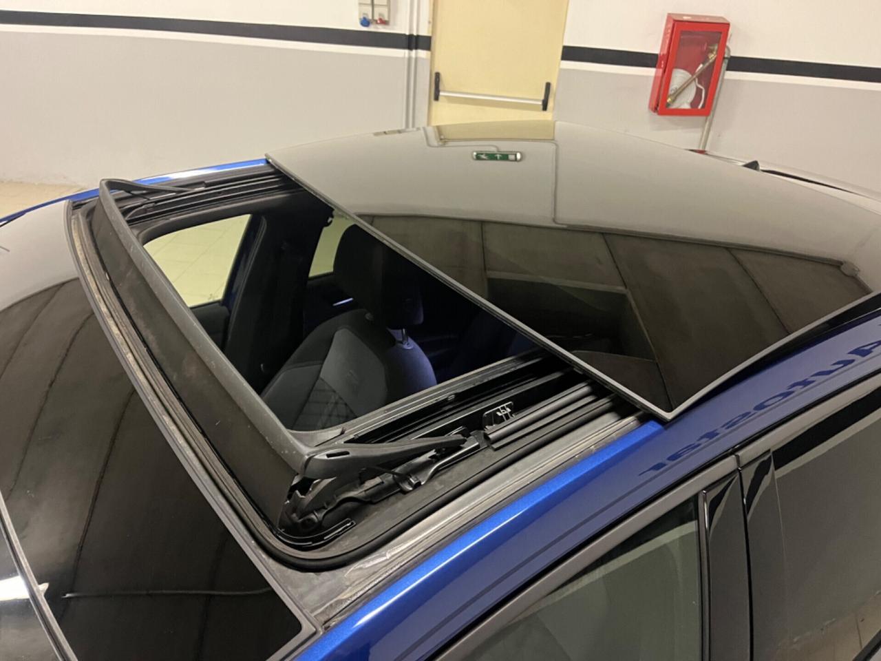 Volkswagen Taigo 1.0 TSI 115 CV DSG R-Line