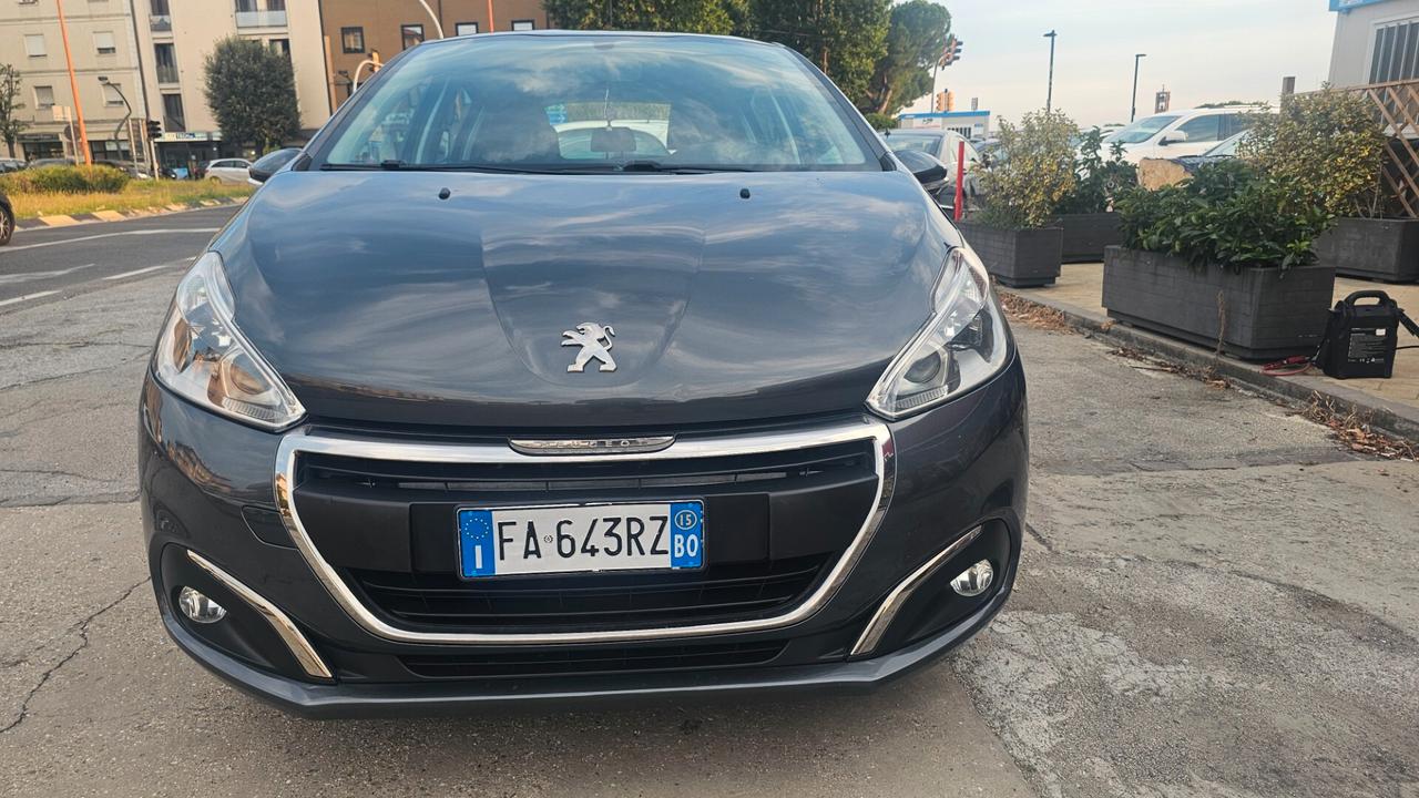 Peugeot 208 1.4 HDi 68 CV 5 porte Allure