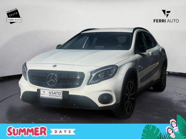 MERCEDES-BENZ GLA 200 Sport