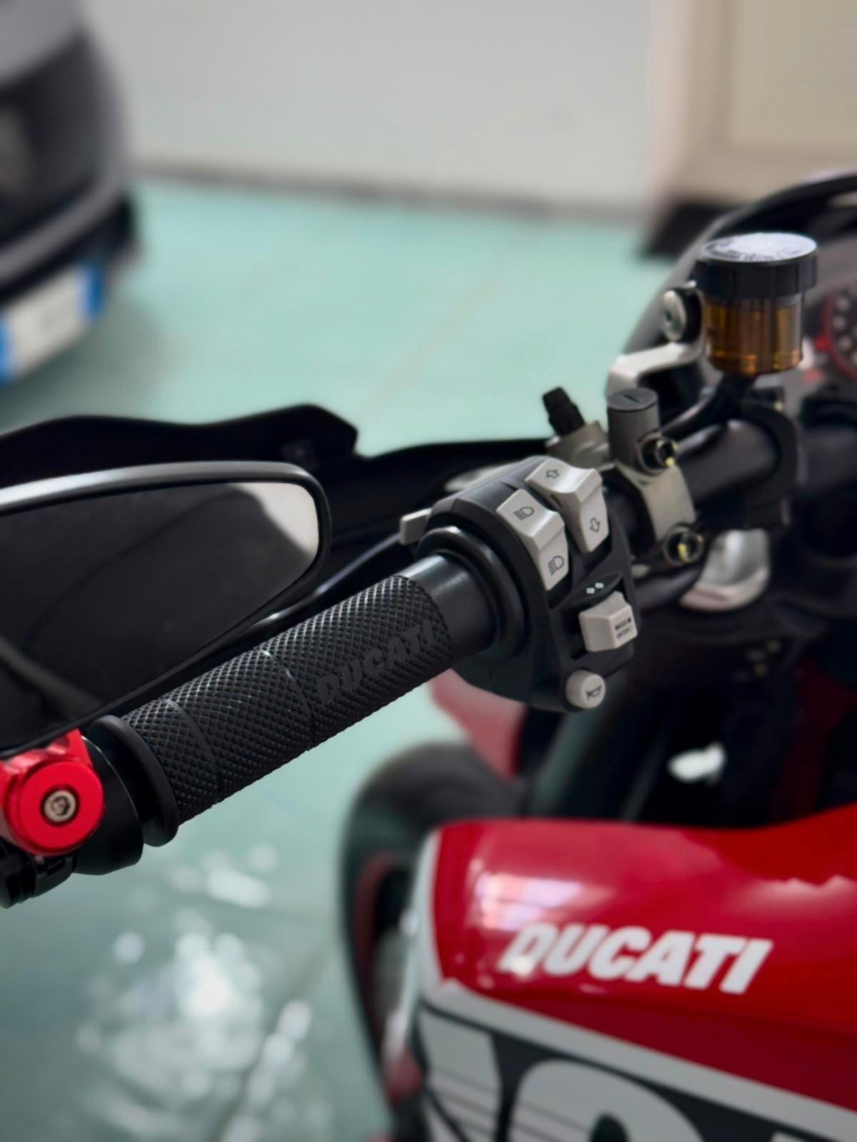 Ducati Hypermotard 950