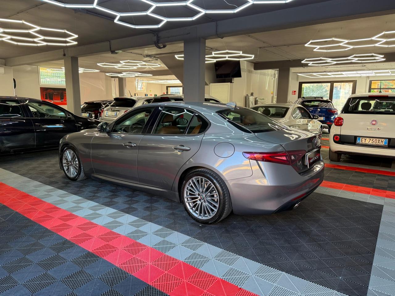 Alfa Romeo Giulia 2.2 JTDM Business - FABIANOAUTO