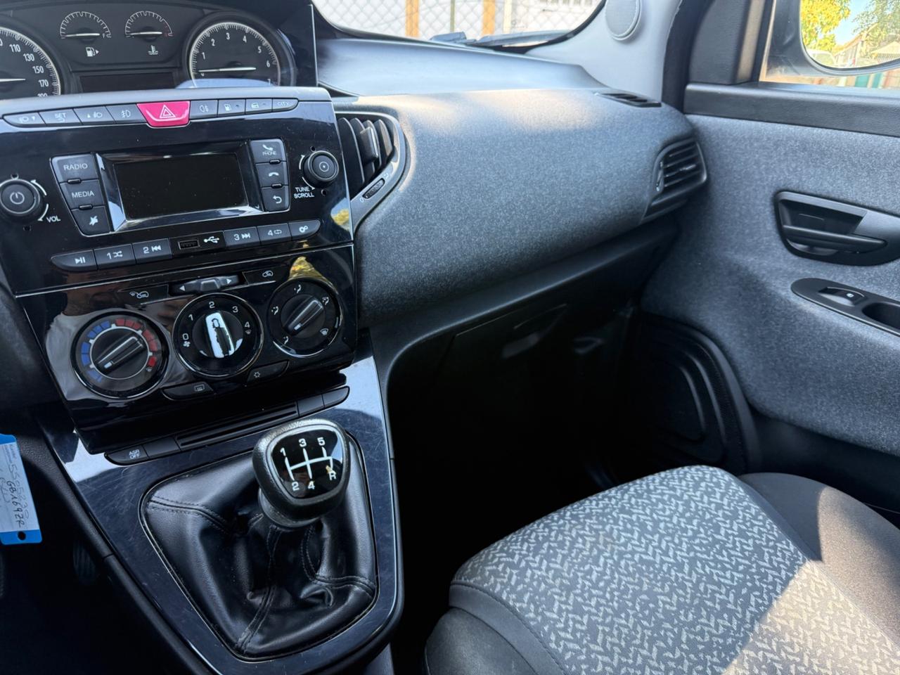 Lancia Ypsilon 1.2 69 CV 5 porte GPL Ecochic Platinum