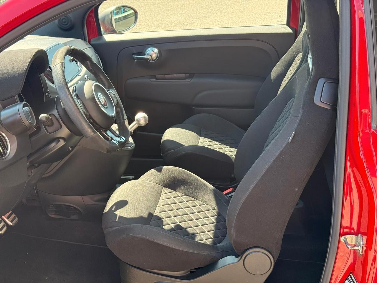 Abarth 695 1.4 Turbo T-Jet 180 CV