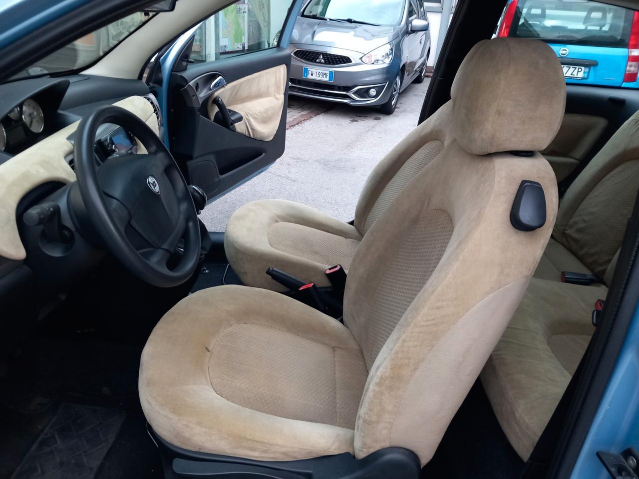 Lancia Ypsilon 1.2 Argento