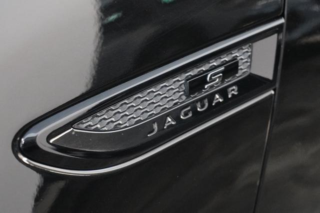 JAGUAR E-Pace 2.0 249 CV AWD aut. S R-Dynamic SED. VENTILATI