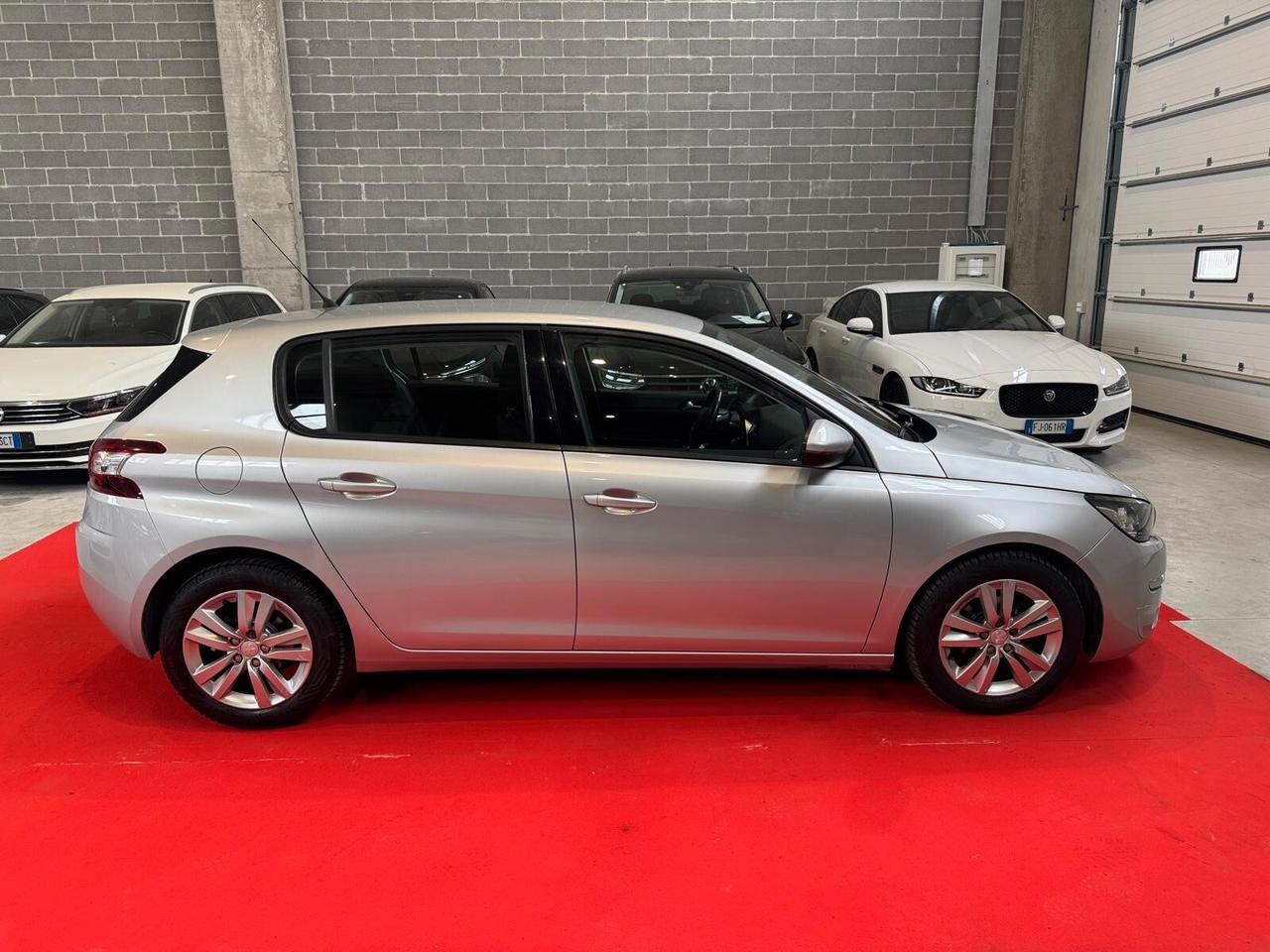 Peugeot 308 II 2015 5p 1.6 hdi 8v Active 92cv fap