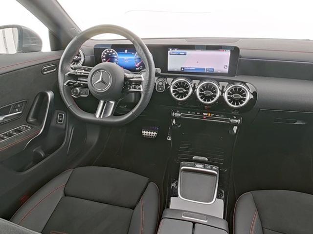 MERCEDES-BENZ CLA 180 Shooting Brake AMG Line Advanced Plus