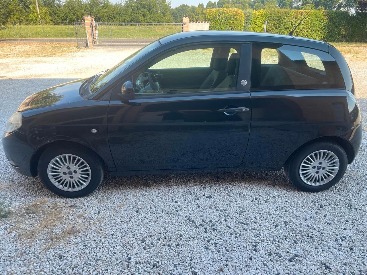 Lancia Ypsilon 1.4 Argento Ecochic GPL