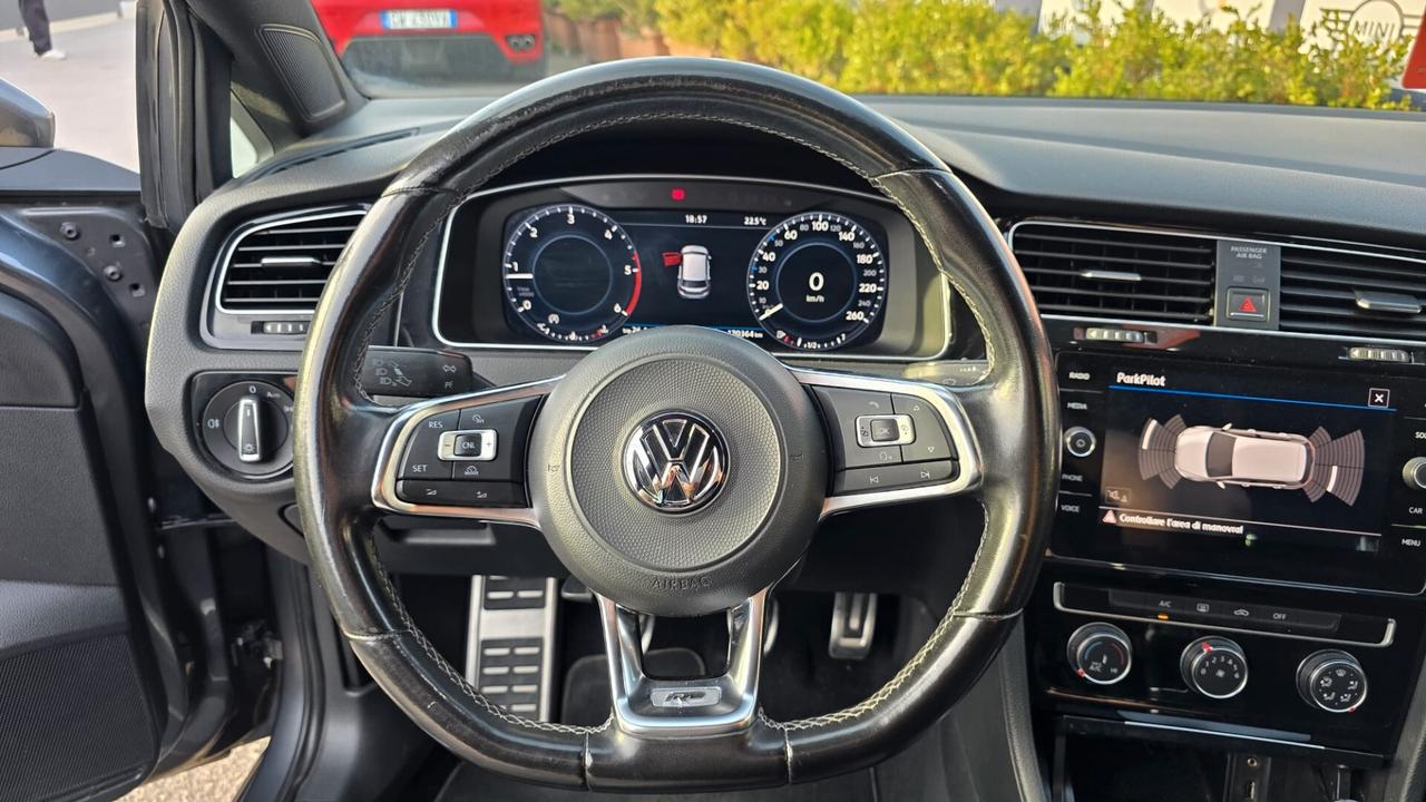 Volkswagen Golf 1.6 TDI R-Line Cockpit