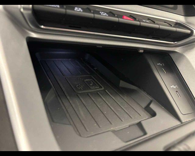 AUDI Q3 35 TDI S tronic Business Advanced