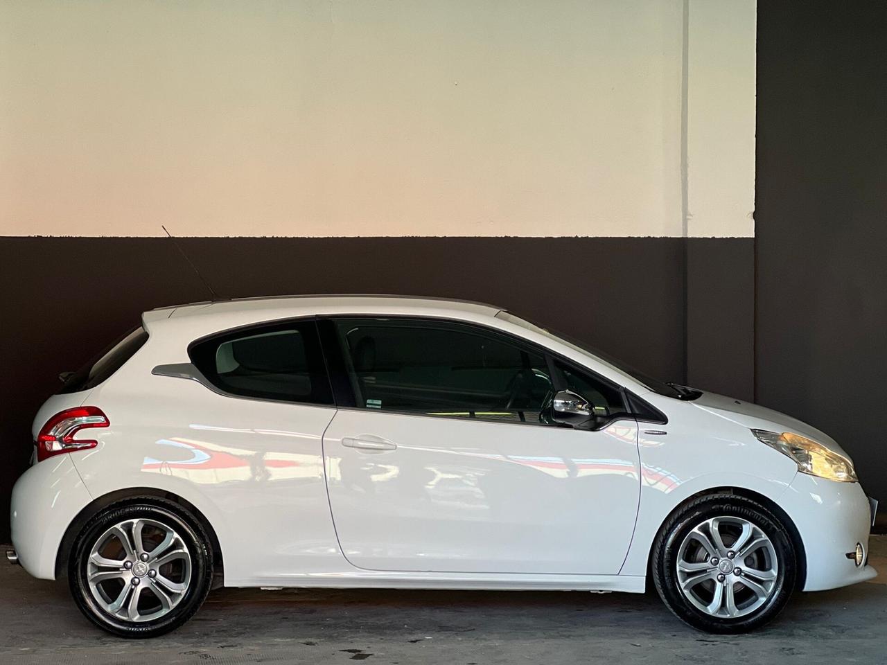 Peugeot 208 1.2 VTi 82 CV 3 porte Serie Speciale S