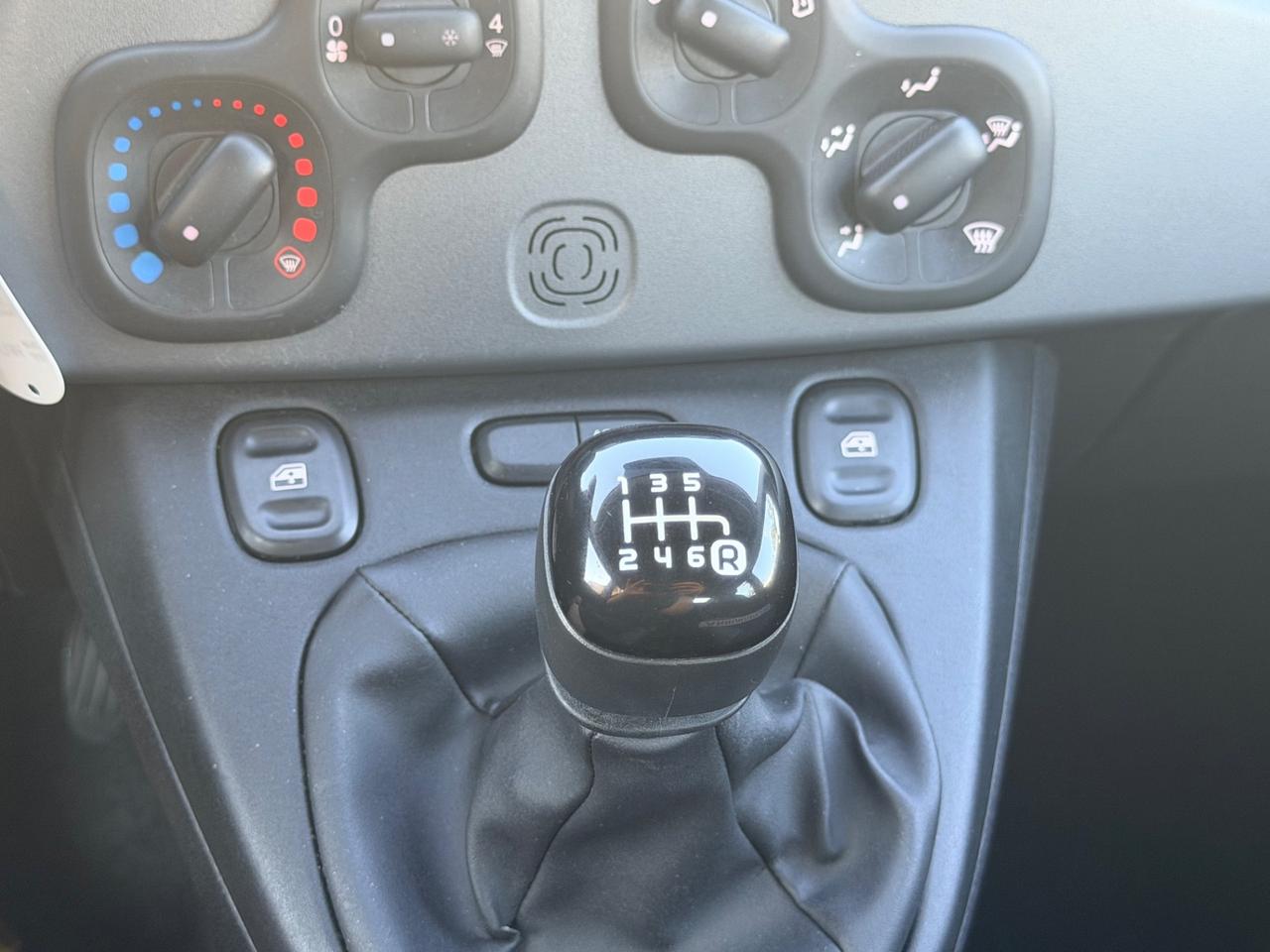 Fiat Panda 1.0 FireFly Hybrid 15.000 KM