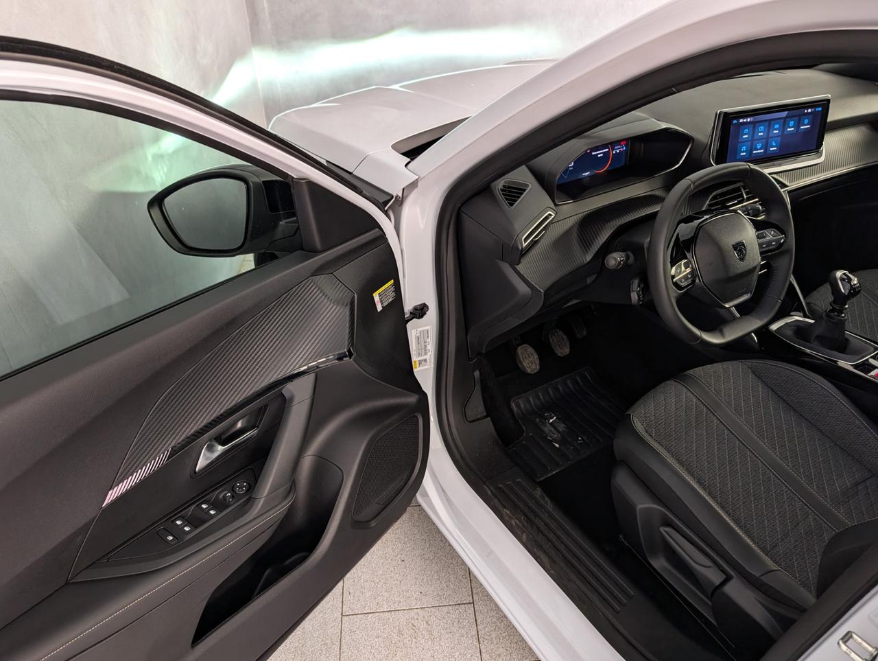 Peugeot 2008 ii 1.2 puretech 100cv Allure
