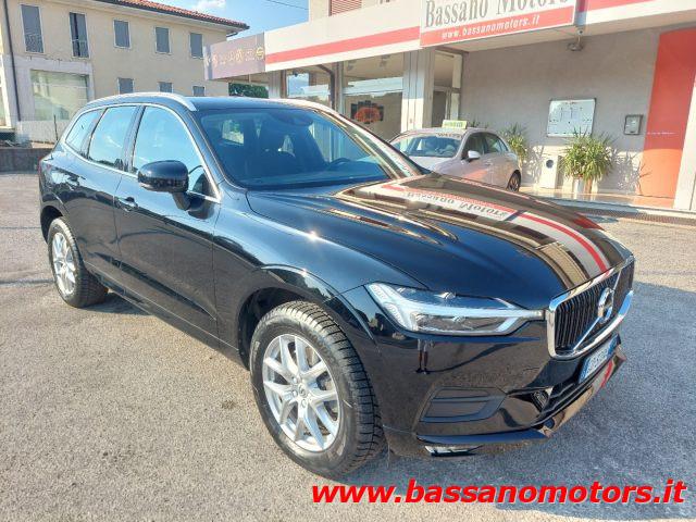 VOLVO XC60 B4 (d) AWD Geartronic Momentum Pro PROMO ESTATE