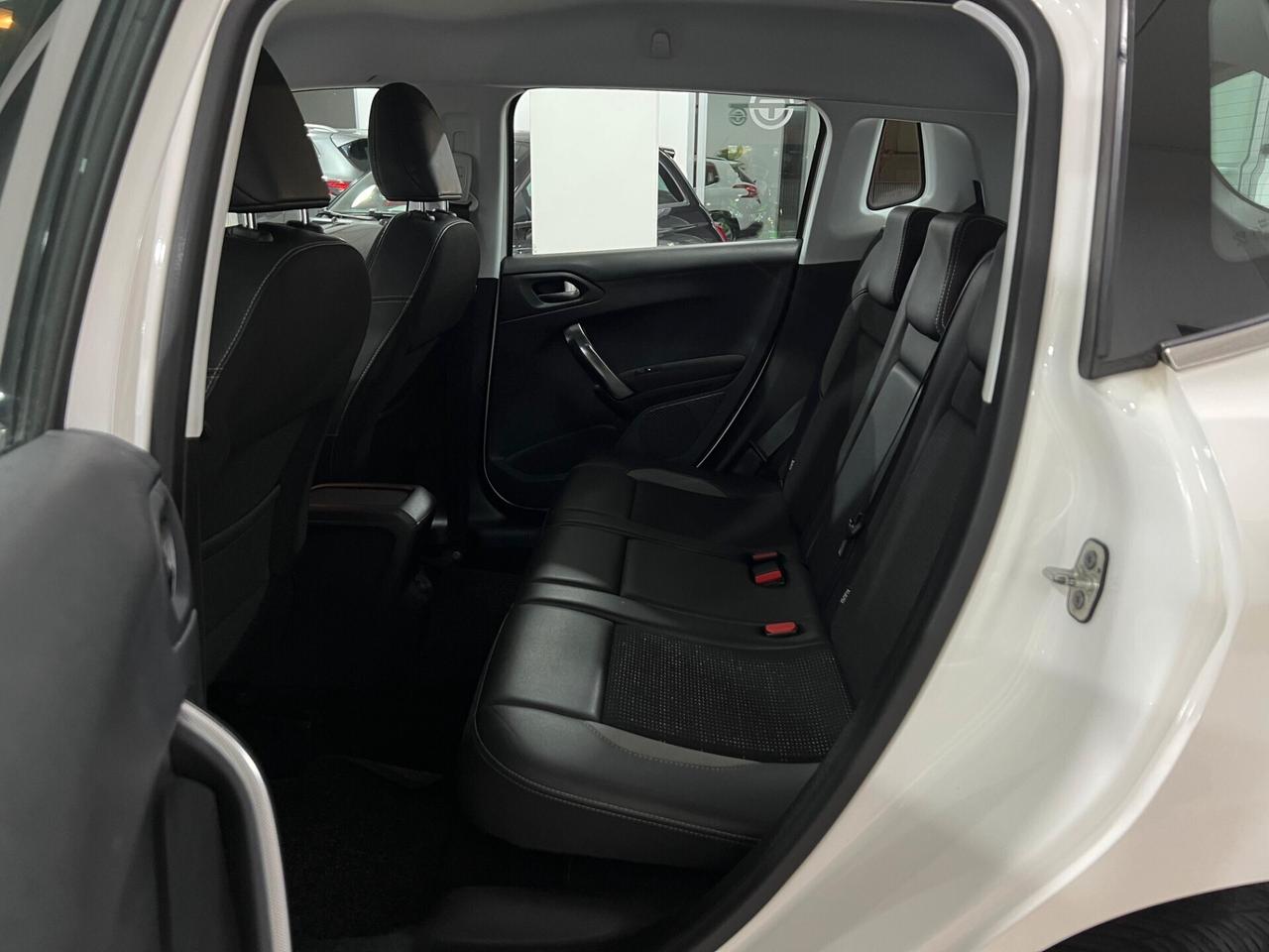 Peugeot 2008 BlueHDi 120 S&S Allure