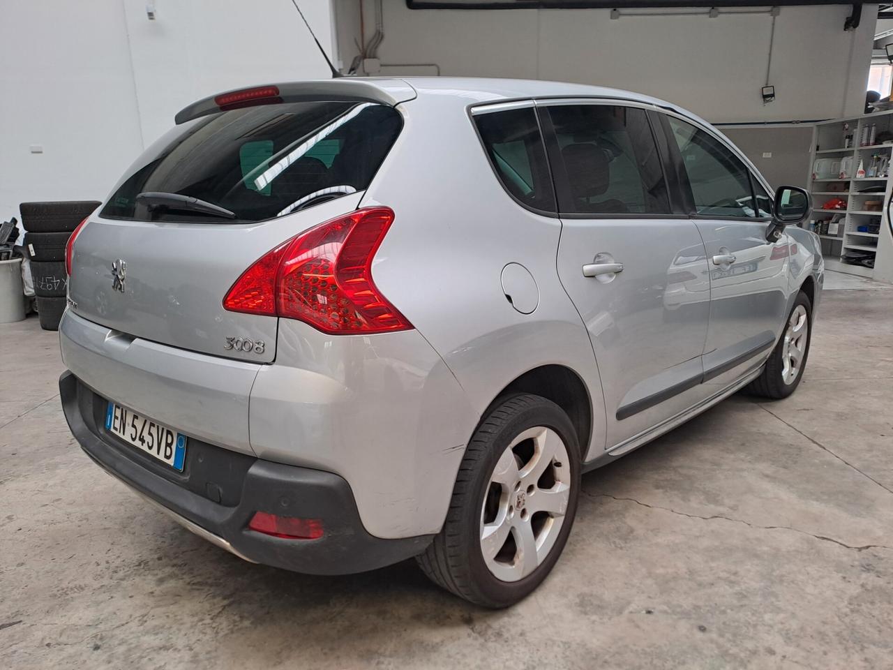 PEUGEOT 3008 1.6 HDI